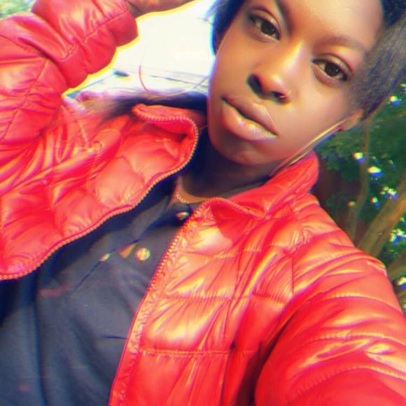 Meet your Posher, Luul - Picture 1 of 1